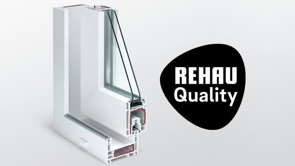Corte do perfil de PVC REHAU com vidro duplo